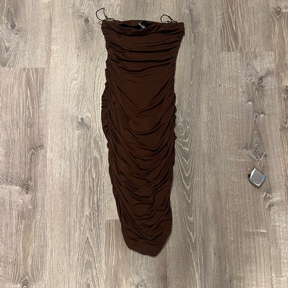 Windsor Brown Ruched Dress - Picture 2 of 5